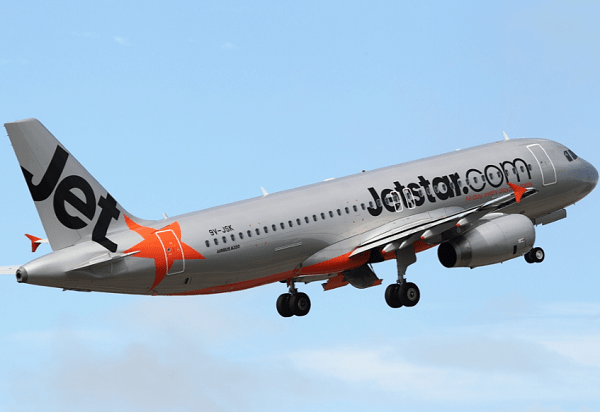 Đổi vé máy bay Jetstar mất bao nhiêu tiền