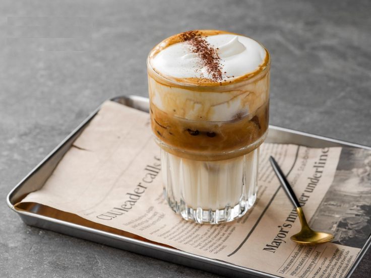 Thưởng thức ly cà phê muối để cảm nhận sự kết hợp cân bằng hoàn hảo